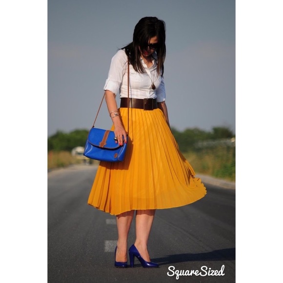 Pleated Chiffon Mustard Yellow Mid Calf Skirt - Picture 4 of 6